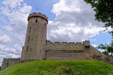 Warwick Şatosu - Warwick, Warwickshire 'daki ortaçağ kalesi - İngiltere, İngiltere. Fatih William tarafından 1068 'de inşa edildi. 20 Mayıs 2022.