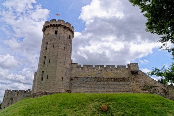 Warwick Şatosu - Warwick, Warwickshire 'daki ortaçağ kalesi - İngiltere, İngiltere. Fatih William tarafından 1068 'de inşa edildi. 20 Mayıs 2022.