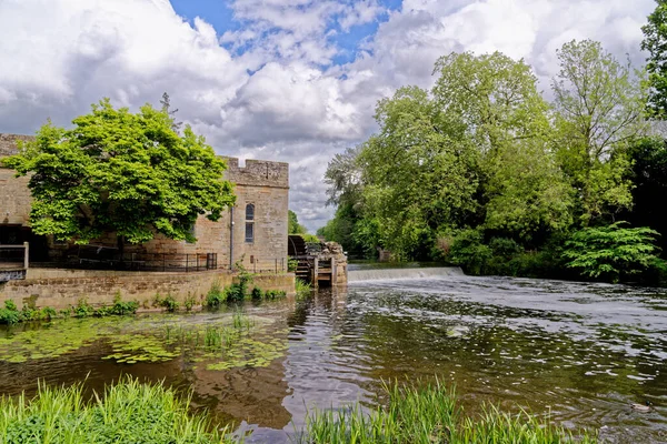 River Avon Garden Dentro Castelo Warwick Warwick Warwickshire Inglaterra Reino — Fotografia de Stock