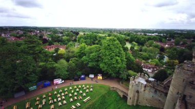 Warwick Şatosu - Warwick, Warwickshire 'daki ortaçağ kalesi - İngiltere, İngiltere. Fatih William tarafından 1068 'de inşa edildi. 20 Mayıs 2022.