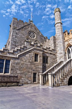St. Michael Dağı 'nın tepesindeki kilise. Normandiya' daki Mont Saint-Michel 'in Cornish' li muadili. Marazion - Cornwall, İngiltere, Birleşik Krallık. 14 Ağustos 2022