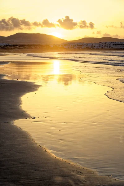 Pôr Sol Famara Beach Lanzarote Ilhas Canárias Caleta Famara Famara — Fotografia de Stock