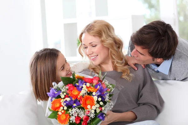 Festa della mamma celebrazione in famiglia — Foto Stock