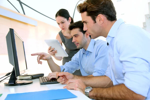 Sales meeting in office — Stock Photo, Image