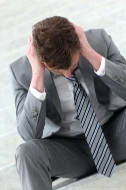 iflas işadamı ile depresif yüzündeki