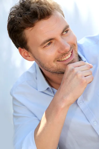 Retrato de hombre guapo con camisa azul —  Fotos de Stock