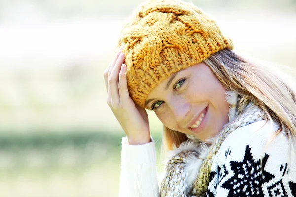 Portrait of blond woman in winter clothes and accessories — Stock Photo, Image