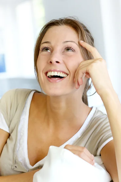 아름 다운 웃는 여자의 초상화 — 스톡 사진