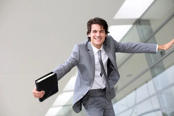 Just examen ung man från Handelshögskolan — Stockfoto