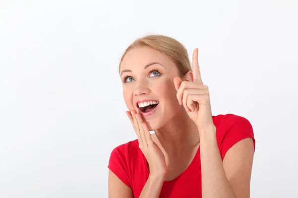 Retrato de mulher loira bonita com olhar interrogativo — Fotografia de Stock