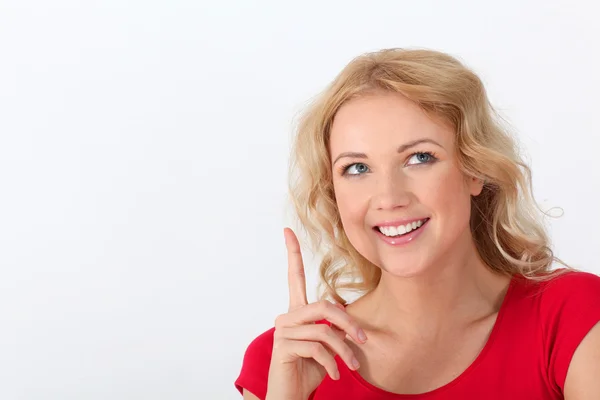 Portret van mooie blonde vrouw met vragende blik — Stockfoto