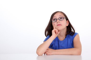 Akıllı küçük kız portresi