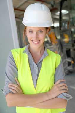 Site bina duran kadın mühendis