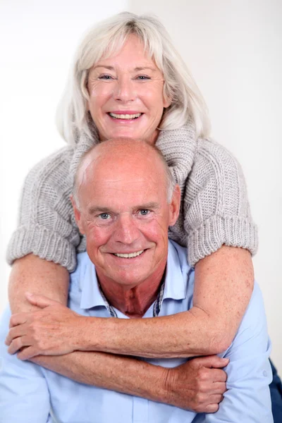 一对快乐的老夫妇的画像 — 图库照片