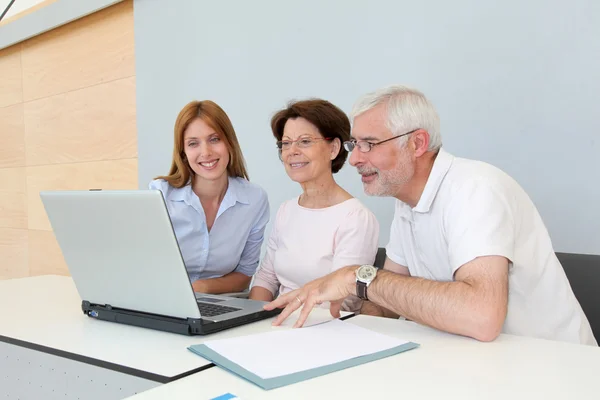 Group of senior attending job search meeting — Stock Photo, Image