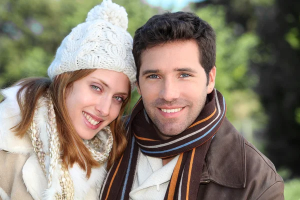 Portrait of attractive couple in winter — Stock Photo, Image