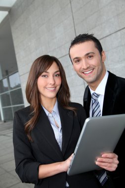 iş toplantısı dışında elektronik tablet ile