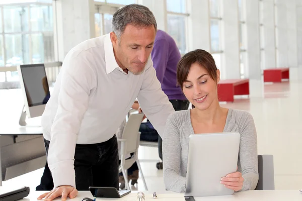 Business working in ofice with electronic pad — Stock Photo, Image