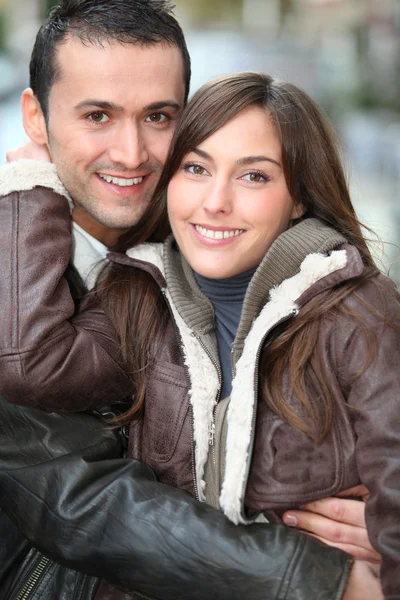 Pareja joven — Foto de Stock