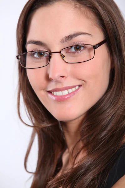 Close-up van mooie vrouw dragen brillen — Stockfoto