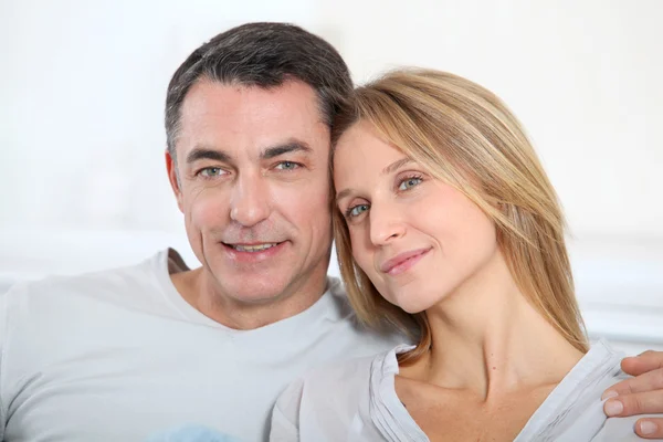 Closeup of happy couple at home — Stock Photo, Image