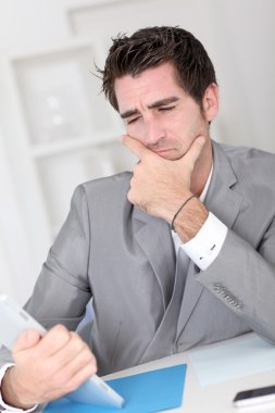 serin işadamı portresi