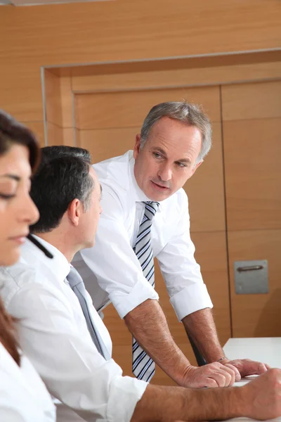 Erwachsene im Telemarketing-Kurs — Stockfoto