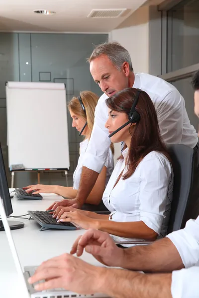 Imprenditori e donne in formazione aziendale — Foto Stock