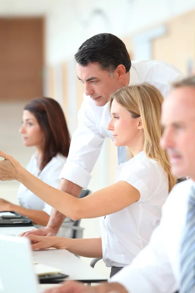 Formación empresarial en oficinas modernas —  Fotos de Stock