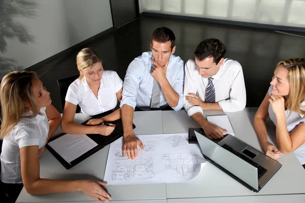 Gruppe von Geschäftstreffen im Büro — Stockfoto