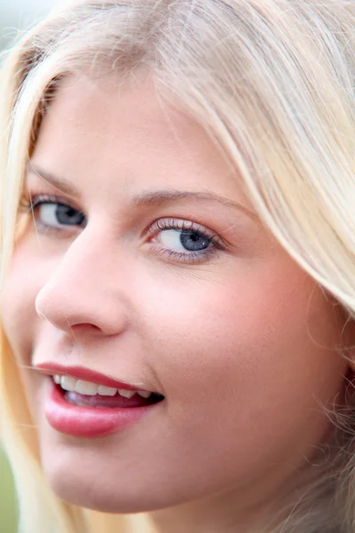 Closeup of beautiful blond woman — Stockfoto