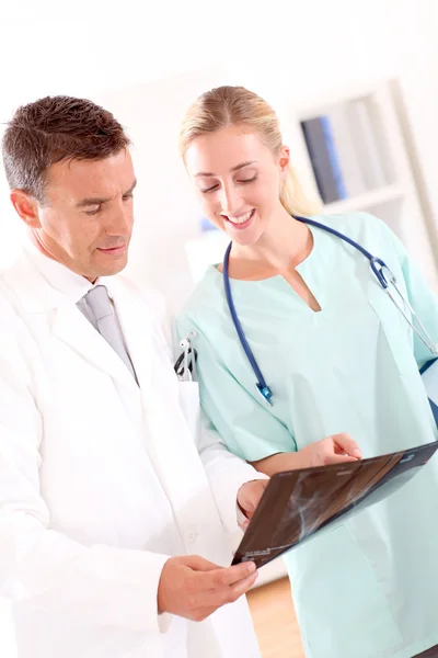 Reunião médica no trabalho — Fotografia de Stock