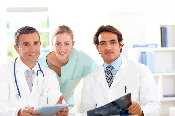 Reunião médica no trabalho — Fotografia de Stock