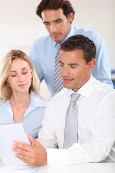 Riunione di lavoro in ufficio — Foto Stock