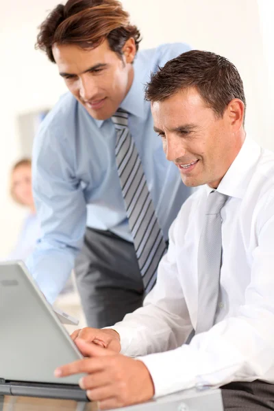 Zakelijke team in werk vergadering — Stockfoto