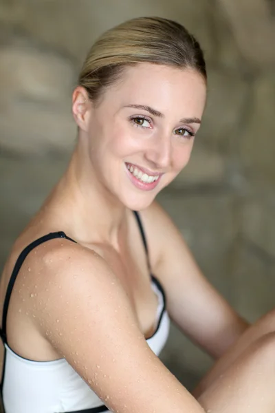 Portrait of beautiful woman relaxing in spa resort — Stock Photo, Image