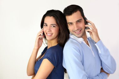 Çift mobilephone konuşuyor