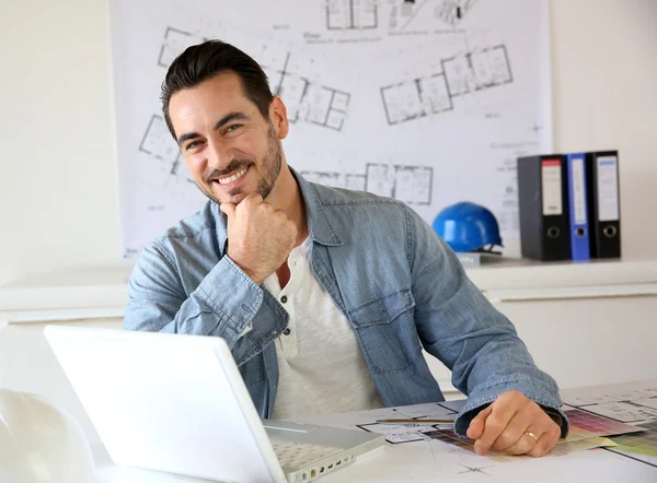 Portrait of architect working on project — Stock Photo, Image