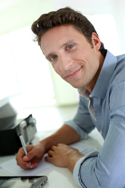 Portrait of man working from home — Stock Photo, Image