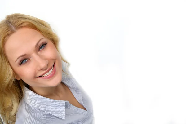 Porträt der schönen blonden Frau auf weißem Hintergrund — Stockfoto