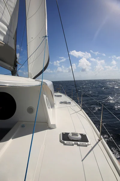 Primer plano de la cubierta del barco y vela —  Fotos de Stock