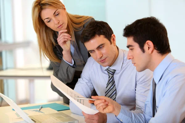 Group of people on business project presentation — Stock Photo, Image