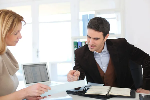 Woman meeting lawyer to set up her own business Royalty Free Stock Photos