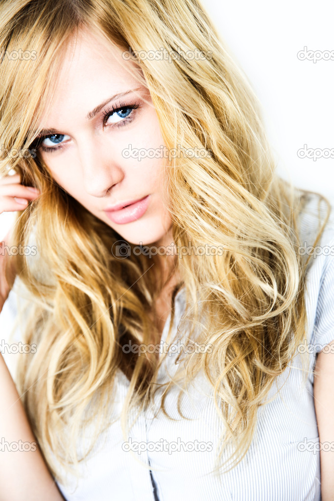 Blonde frauen mit langen haaren