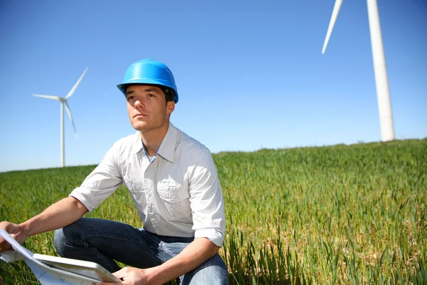 buğday alanında türbin üretim üzerinde kontrol mühendisi