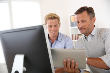 ofiste çalışan Yöneticisi