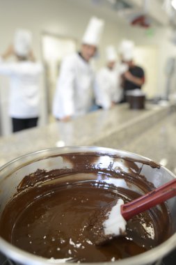eritilmiş çikolata yemek için hazır