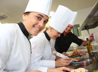 şefler Şarküteri yemekleri hazırlama