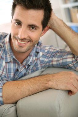 adam evde rahatlatıcı