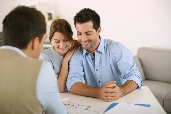 Couple meeting architect for future house — Stock Photo, Image